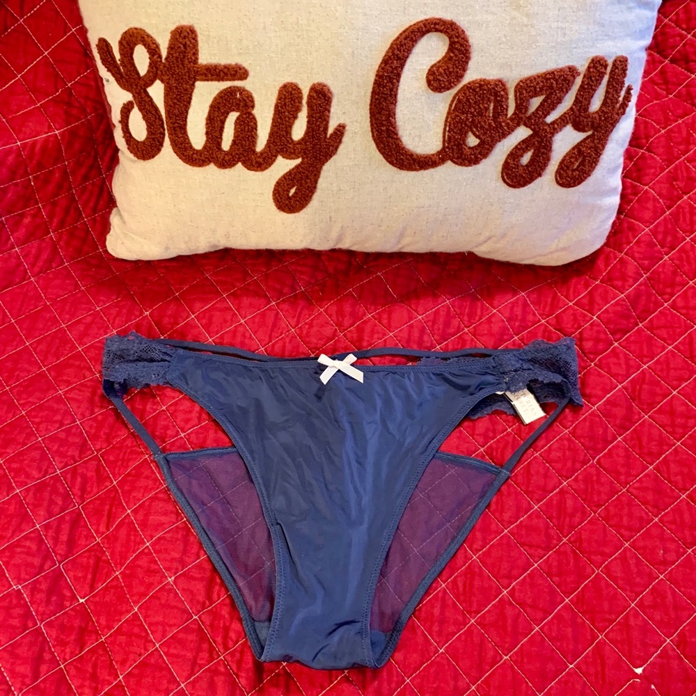 NWT Victoria’s Secret Large Cheeky
